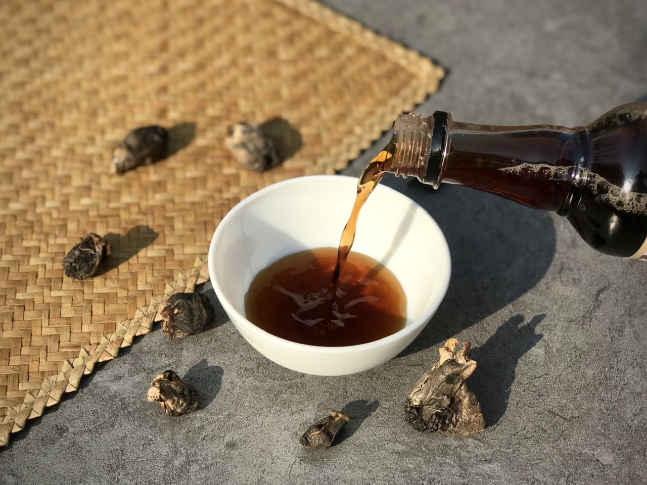 nước mắm nấm rơm